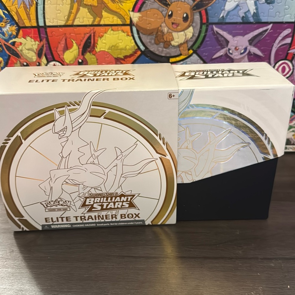 Pokémon Brilliant Stars empty Elite Trainer Box